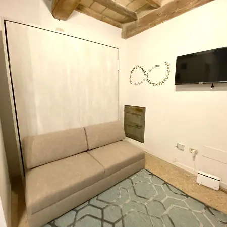 Little House * פארמה